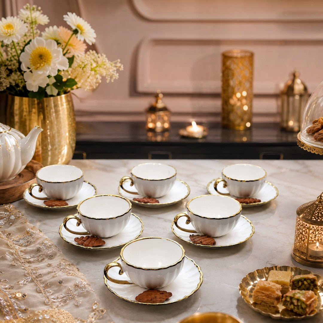 GOLD RIM PORCELAIN CUP SET