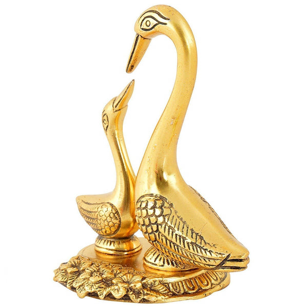 Handicraft Kissing Swan Pair