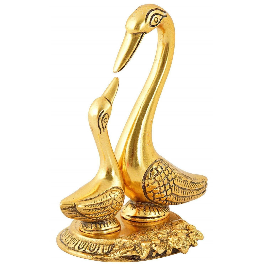 Handicraft Kissing Swan Pair